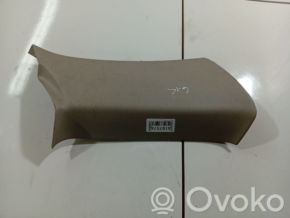 Subaru Legacy Moldura del pillar (D) (Inferior) 