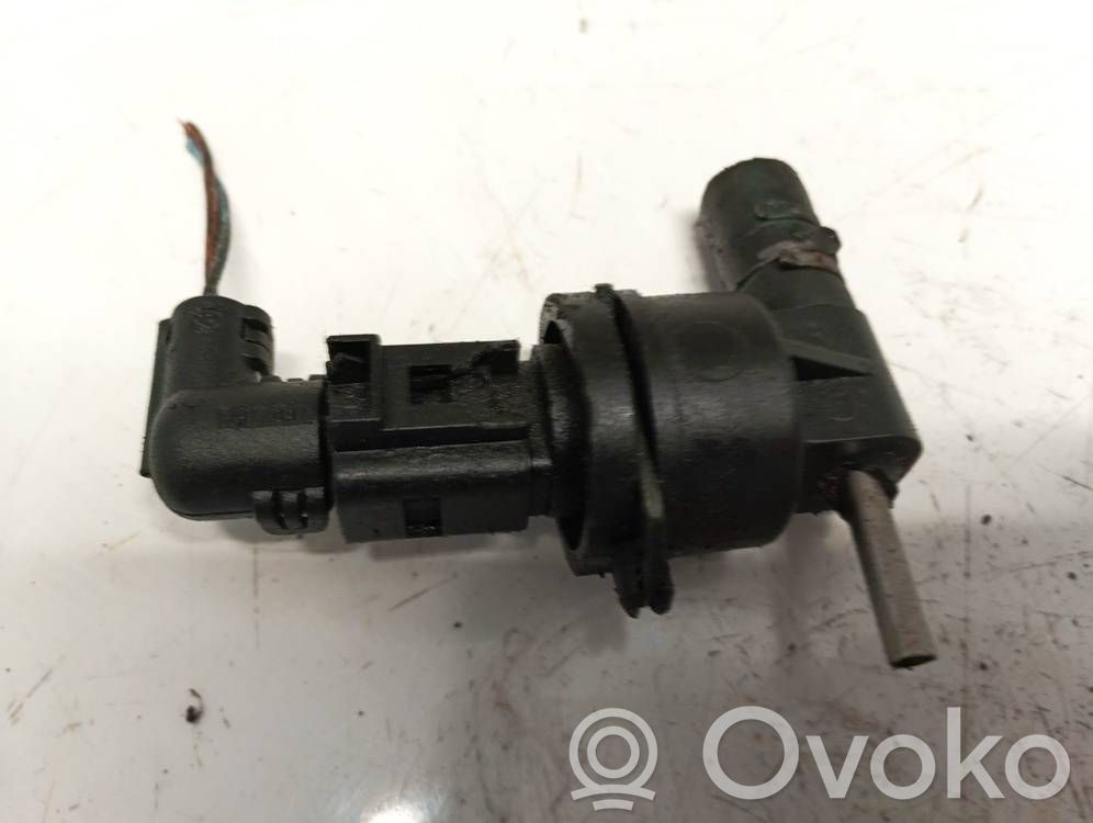Volkswagen PASSAT B5 Sensore temperatura del carburante