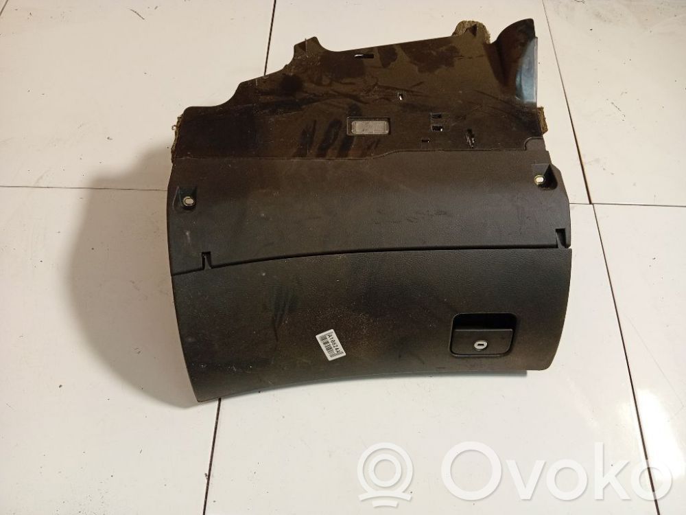 Audi A6 S6 C5 4B Handschuhfach 