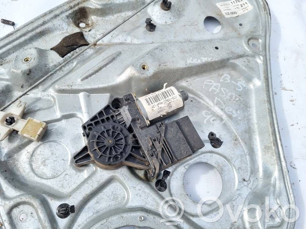 Volkswagen PASSAT B5 Silniczek podnoszenia szyby drzwi tylnych 