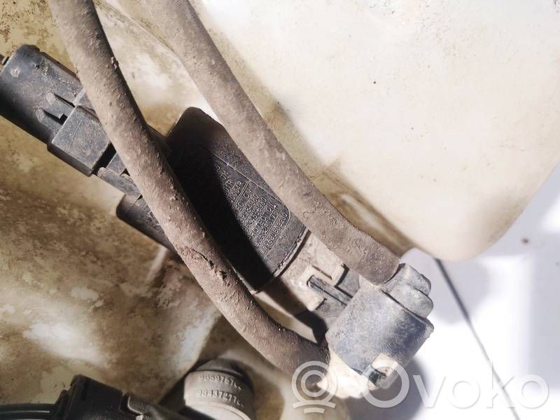 Citroen C4 I Picasso Tuulilasi tuulilasinpesimen pumppu