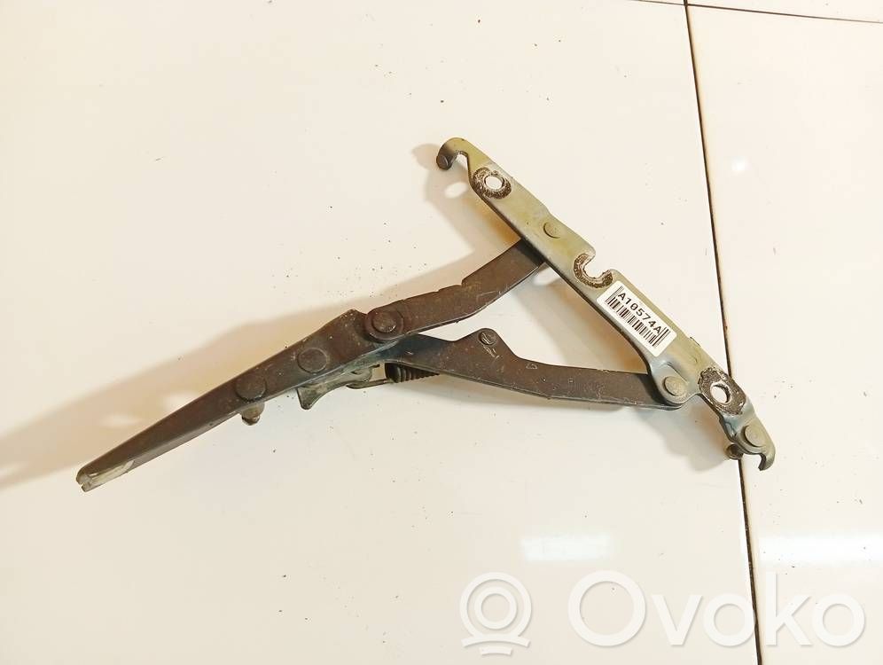 Volkswagen Jetta V Cerniere del vano motore/cofano 