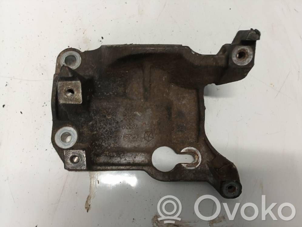 Chrysler Pacifica Engine mounting bracket 
