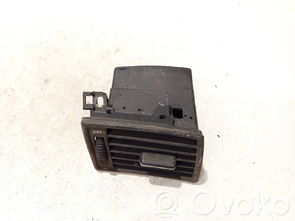 Mercedes-Benz C W202 Rejilla de ventilación central del panel
