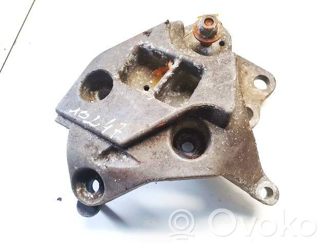 Engine mount bracket   313708,101849,313708,8200267625