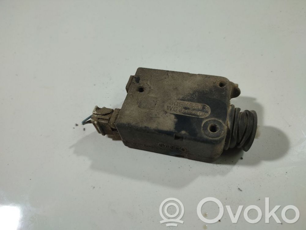 Citroen Saxo Silniczek / Siłownik zamka centralnego