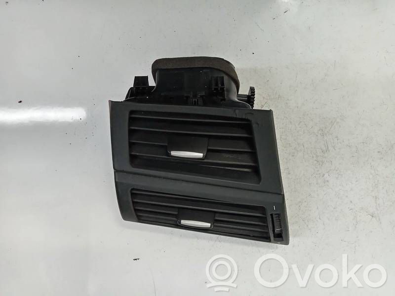 Grille d'aération centrale   716180304,716180304,011778402,716180304,716180304,773201