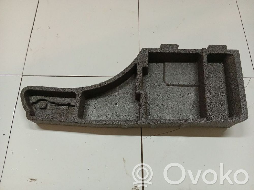 Ford Mondeo Mk III Rivestimento vano della ruota di scorta