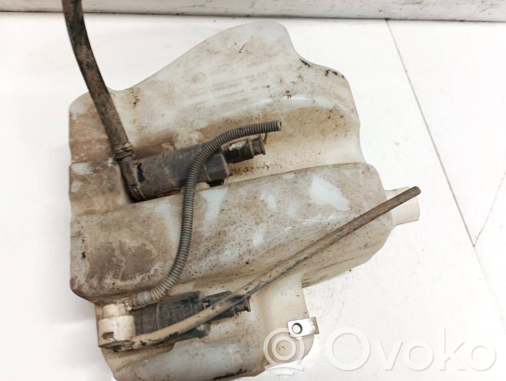 Windshield washer fluid reservoir/tank