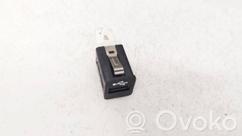 BMW 5 GT F07 USB socket connector 