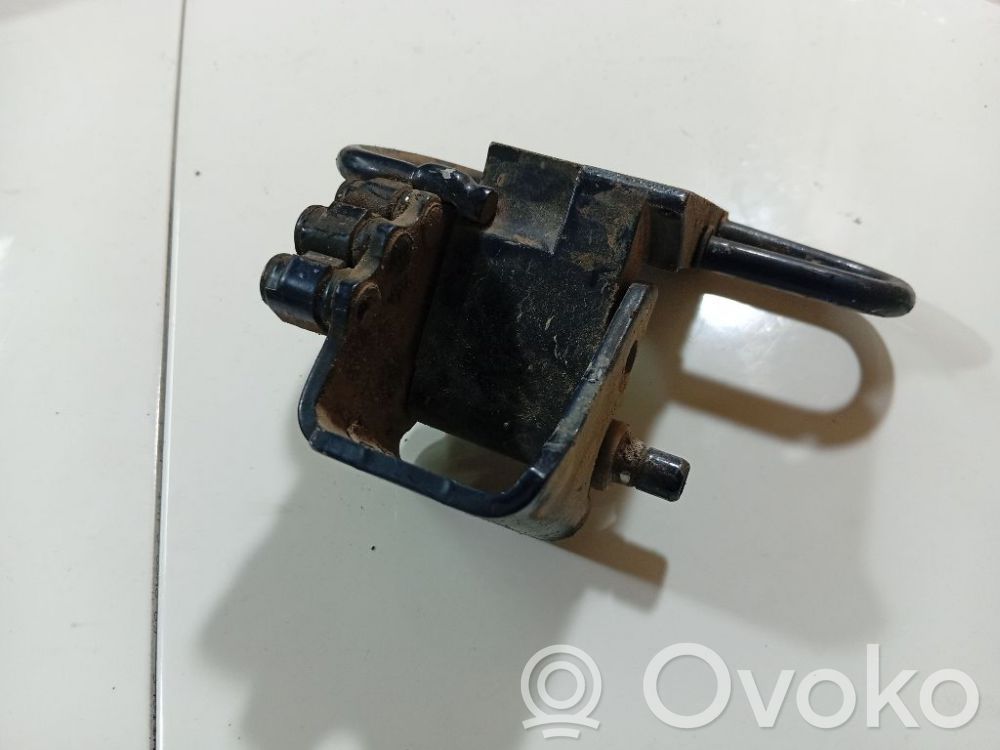 Bisagra superior puerta delantera   8E0831412B,8E0831412B,8E0831412B