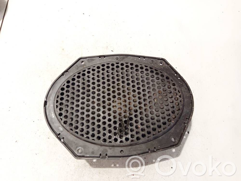 Ford Mondeo MK II Garsiakalbis (-iai) priekinėse duryse 