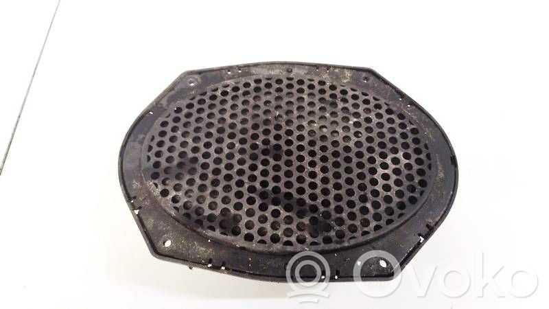 Ford Mondeo MK I Garsiakalbis (-iai) priekinėse duryse 