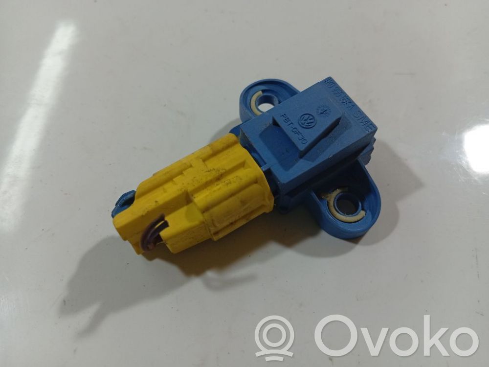 Volkswagen Golf V Senzor impact/declanșare airbag 