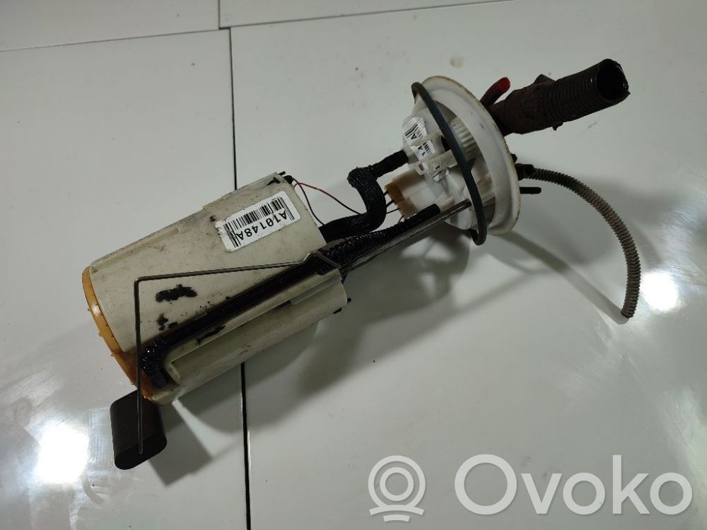 Bomba interna de combustible