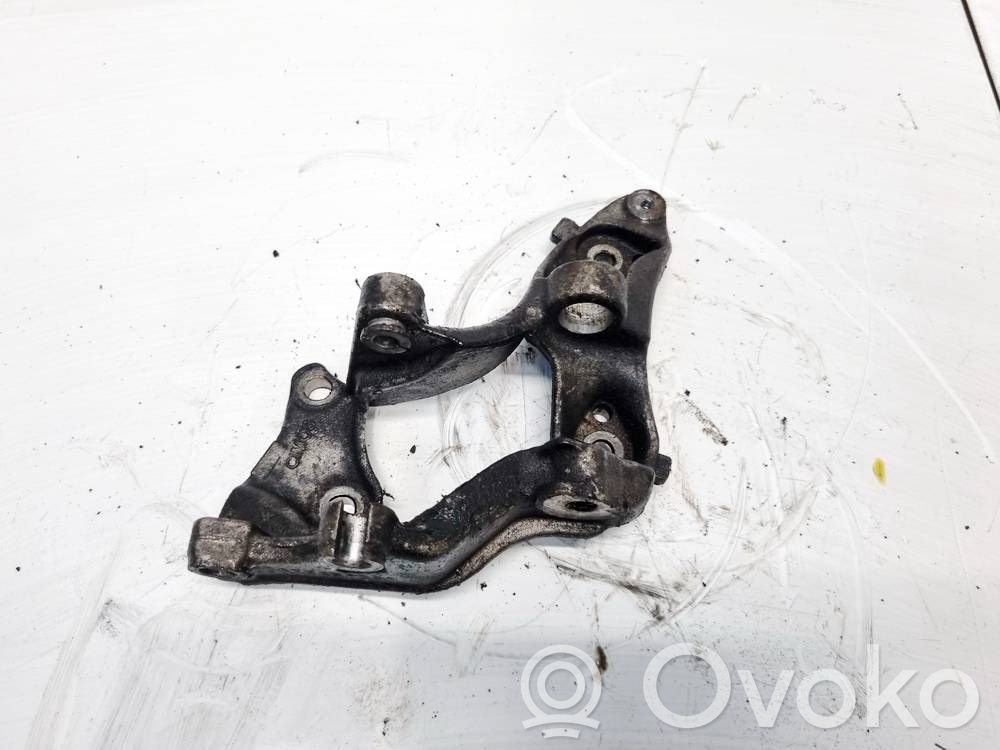 Citroen Xsara Picasso Engine mounting bracket 