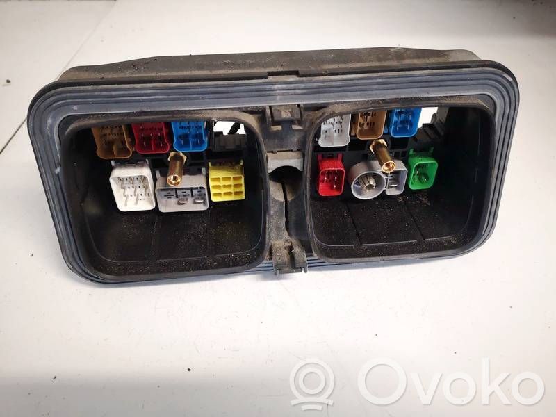 Volkswagen Polo IV 9N3 Skrzynka bezpieczników / Komplet 