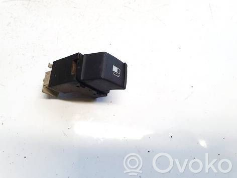 Volkswagen PASSAT B5.5 Comutator deschidere clapetă rezervor 