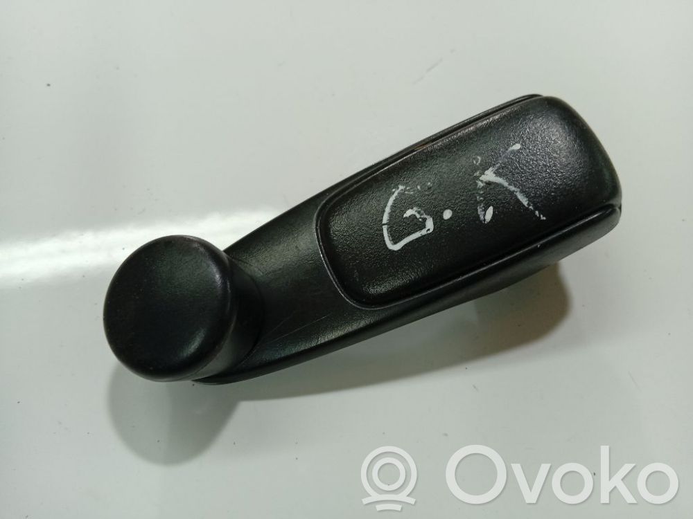 Peugeot 407 Asa de la ventanilla de la puerta delantera 