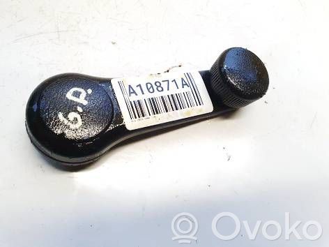 KIA Ceed Asa de la ventanilla de la puerta delantera 