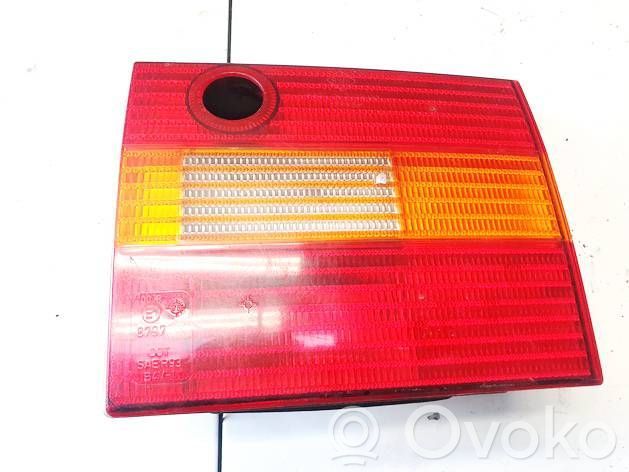 Volkswagen PASSAT B4 Luci posteriori del portellone del bagagliaio 