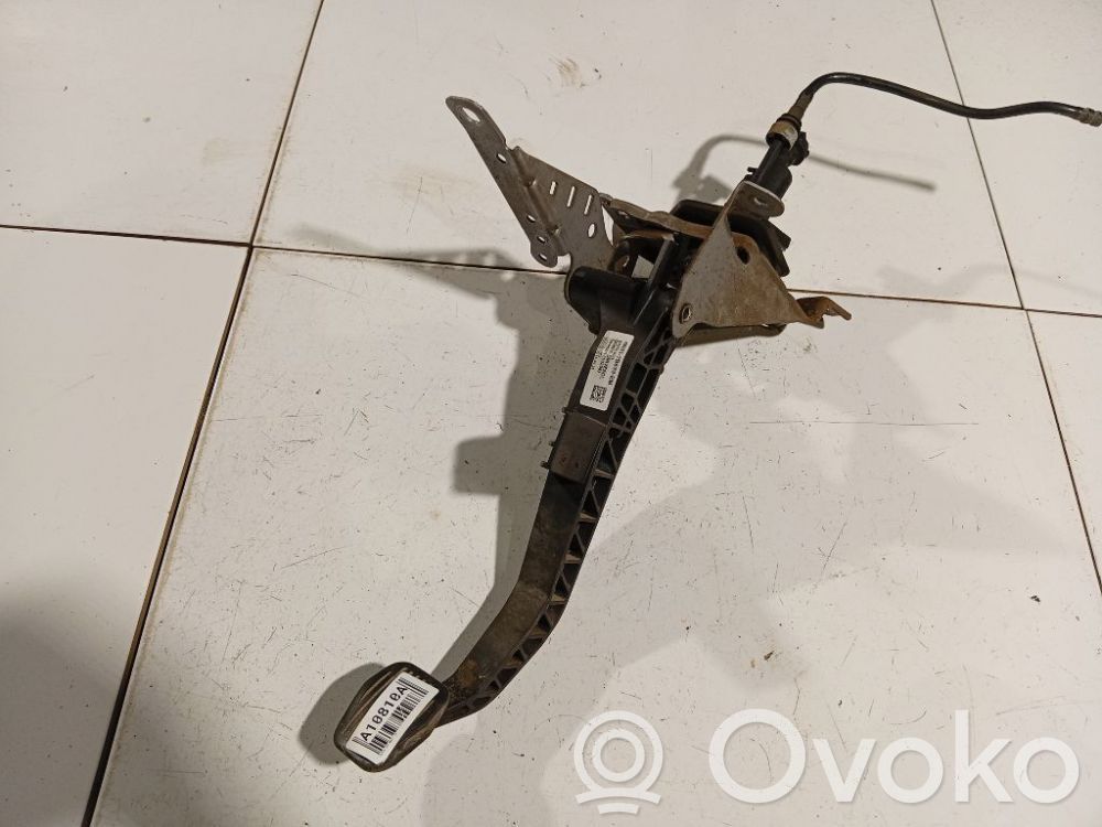 Volvo V50 Pedal de embrague 
