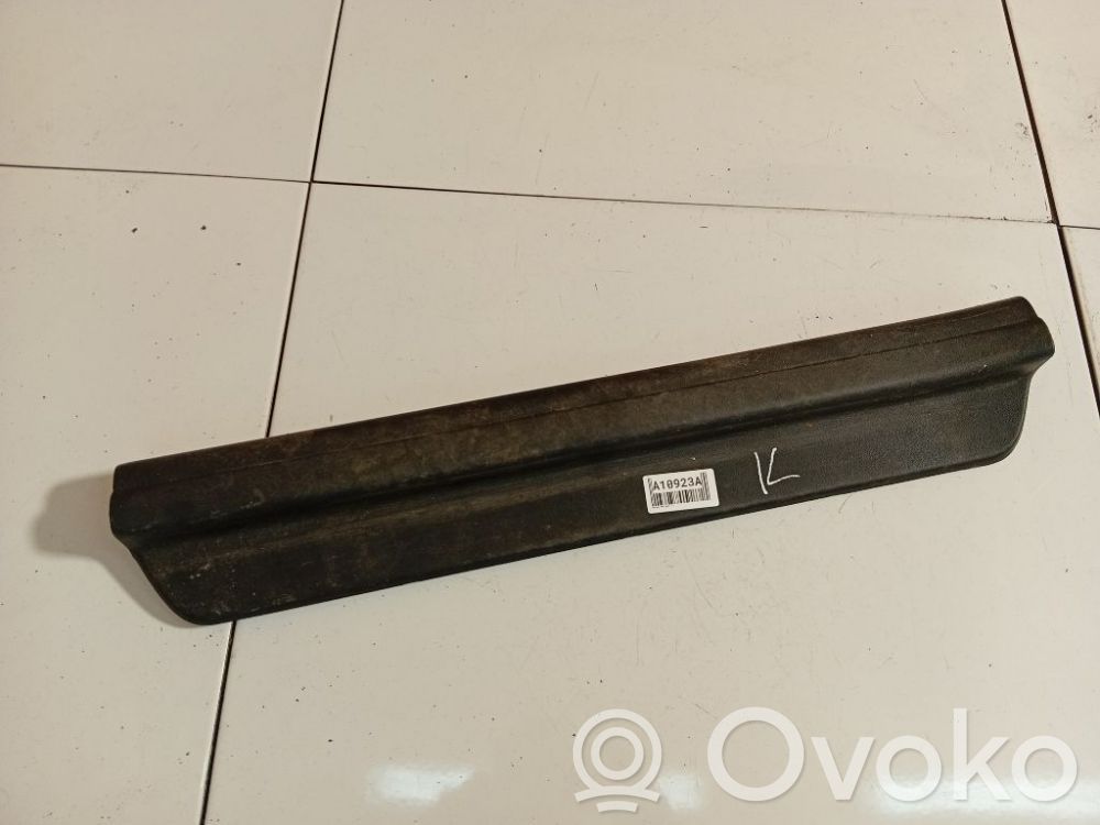 Hyundai i30 Capac prag față 