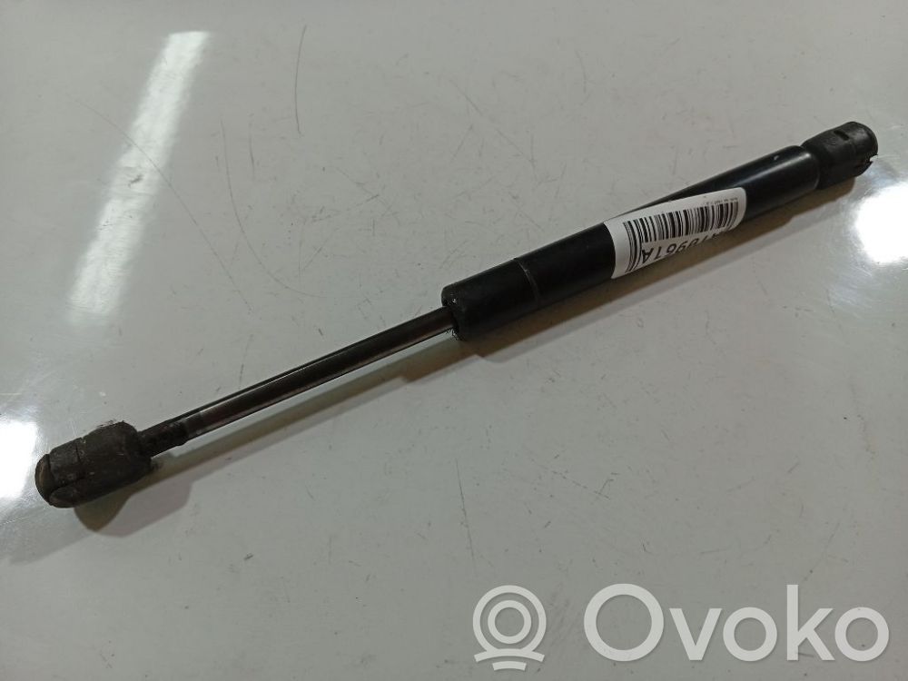 Audi A4 S4 B5 8D Takaluukun tuen kaasujousi 