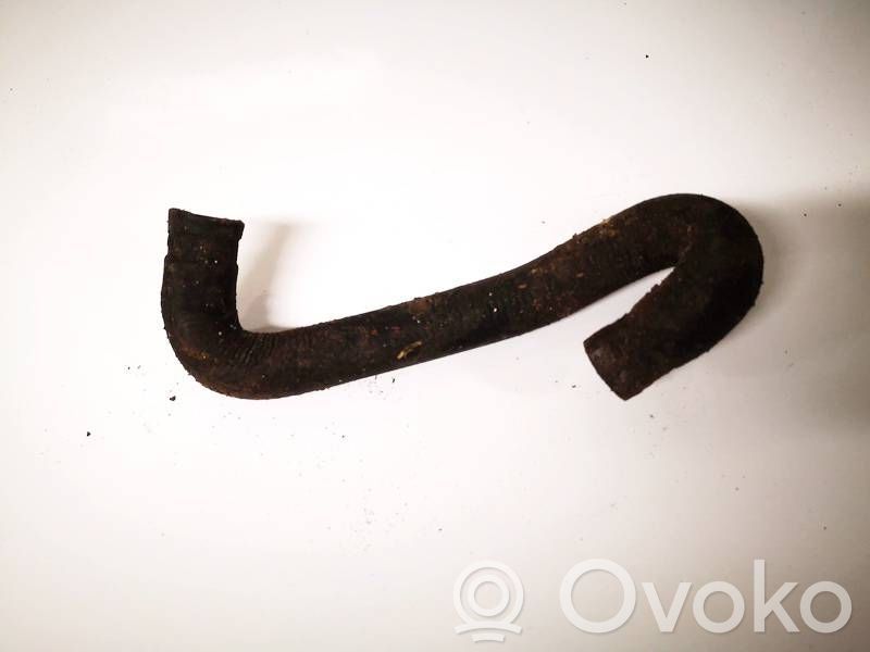 Audi A4 S4 B5 8D Tubo flessibile del liquido di raffreddamento del motore