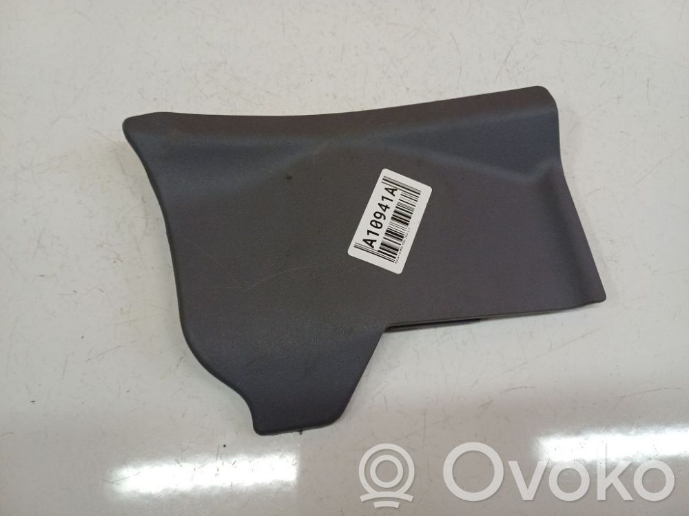 Nissan Almera Tino Altra parte interiore 