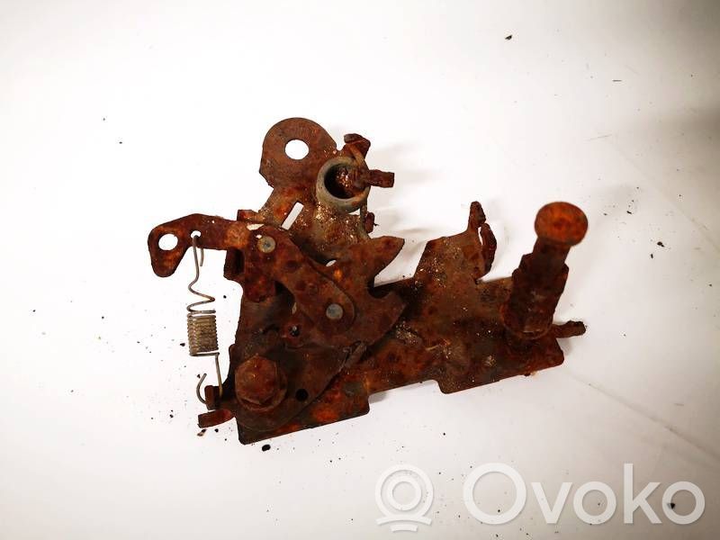 Engine bonnet/hood lock/catch