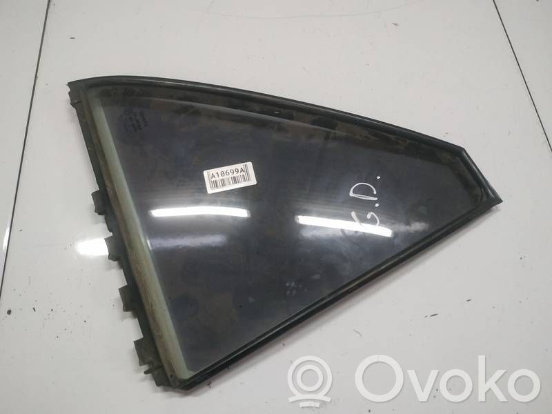 Toyota Avensis T250 Fenêtre latérale vitre arrière
