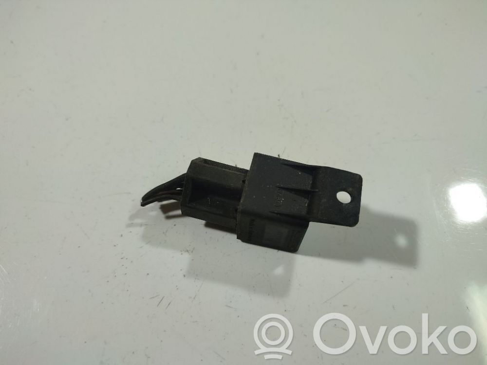 Nissan Almera Tino Alte relee