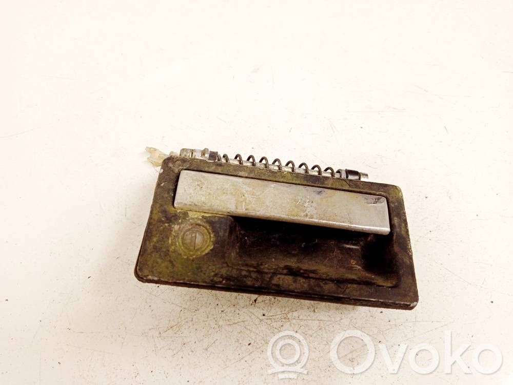 Manecilla externa puerta delantera