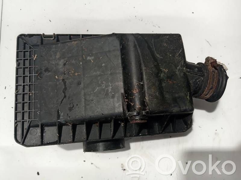 Ilmansuodattimen kotelo   Y701,Y701