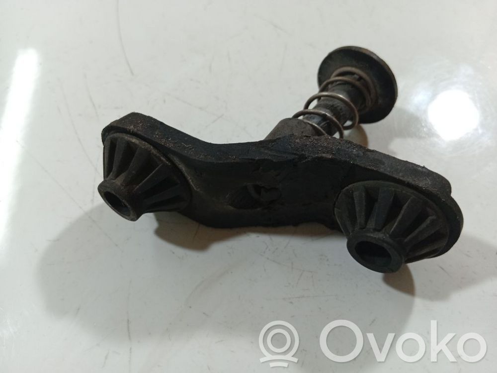 Radiator mount bracket   4577722,4577722,4577722