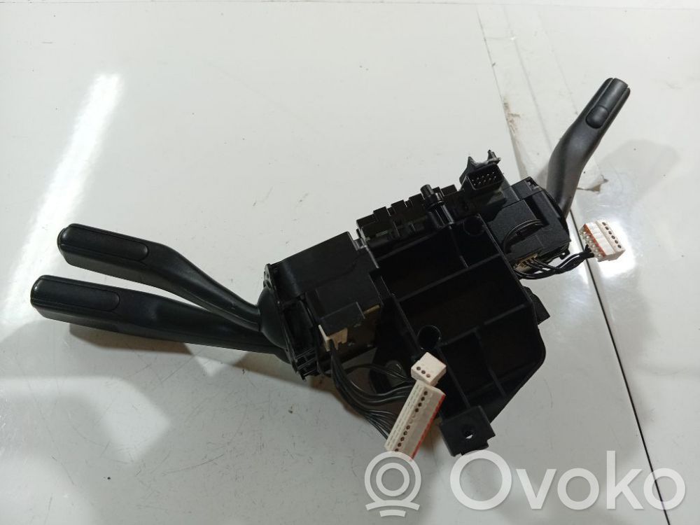 Volkswagen PASSAT B6 Bloc semnalizator și ștergător parbriz 