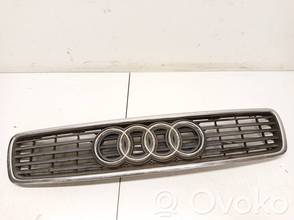 Audi A4 S4 B5 8D Griglia anteriore 