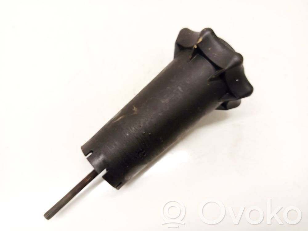 Șurub fixare roată de rezervă   8D0803899B,8D0803899B