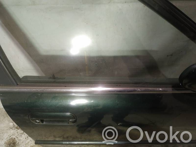 Etuoven lasin muotolista
