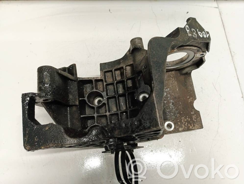 Engine mounting bracket   96440531,96440531