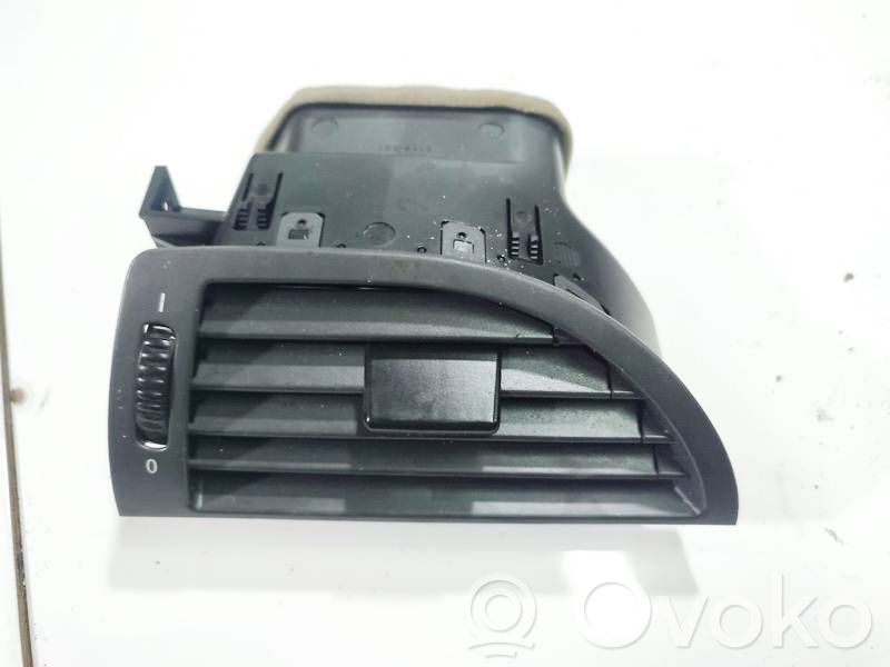 BMW 6 E63 E64 Rejilla de ventilación central del panel 
