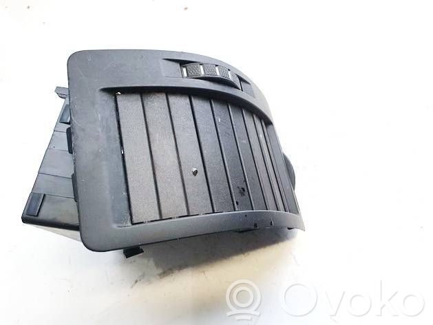 Skoda Octavia Mk2 (1Z) Boczna kratka nawiewu deski rozdzielczej