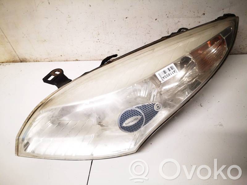 Renault Megane III Lampa przednia 