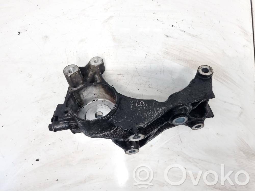 Opel Astra H Engine mounting bracket 