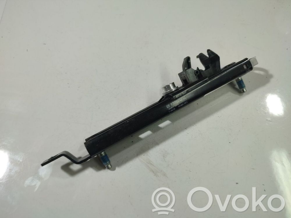 Opel Astra H Guida di regolazione della cintura di sicurezza 