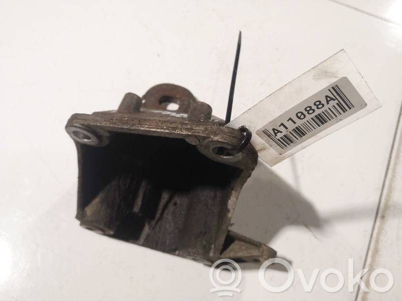 Audi A6 S6 C5 4B Engine mounting bracket 