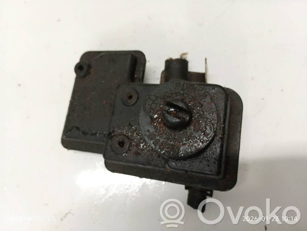 Volkswagen Polo III 6N 6N2 6NF Ohjaustehostimen nestesäiliö 