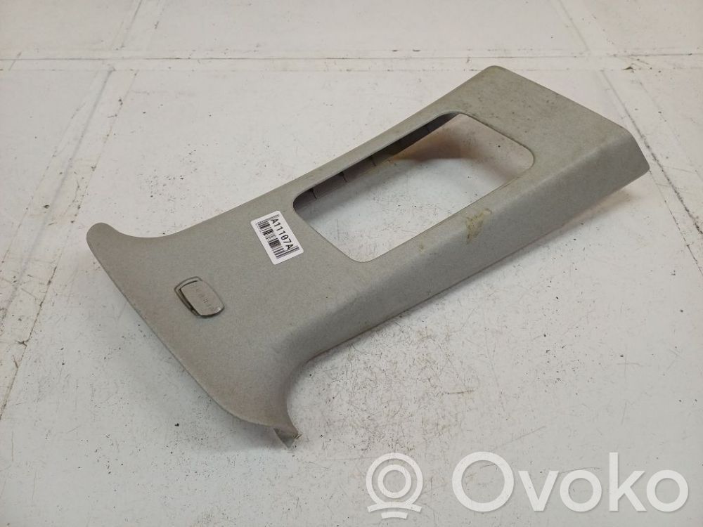 Seat Altea Osłona górna słupka / B 