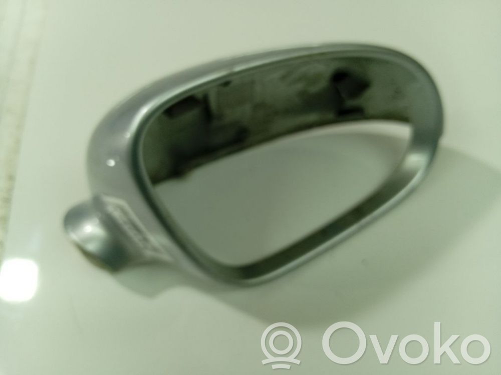 Volkswagen Golf V Coque de rétroviseur 
